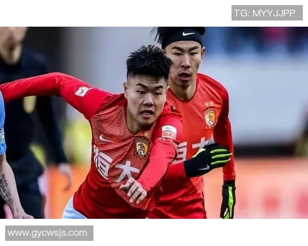 广州队杨立瑜展现出色表现助力球队冲击联赛冠军目标