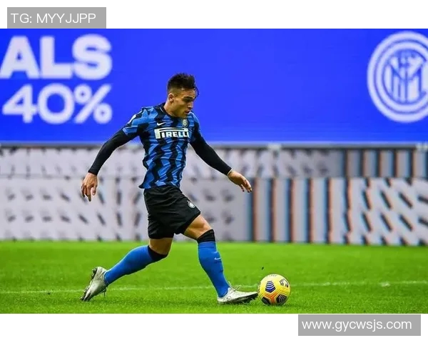 国际米兰逆转克罗托内，继续保持不败势头，积分榜领跑位置稳固