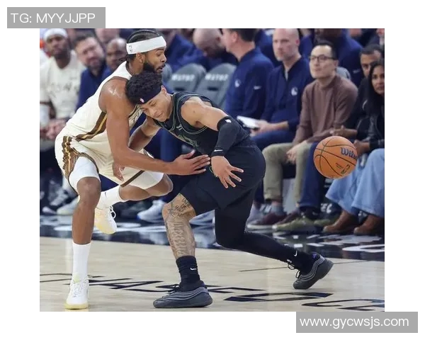 勇士主场战胜鹈鹕,继续保持领先,展现冠军气质 勇士主场战胜鹈鹕,继续保持领先,展现冠军气质